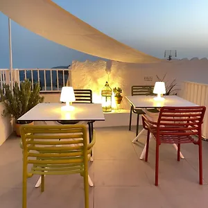 Nidos Apartments, Apartment